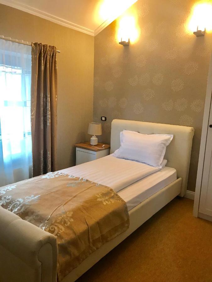 בוקרשט Vila 18 Hotel Boutique מראה חיצוני תמונה